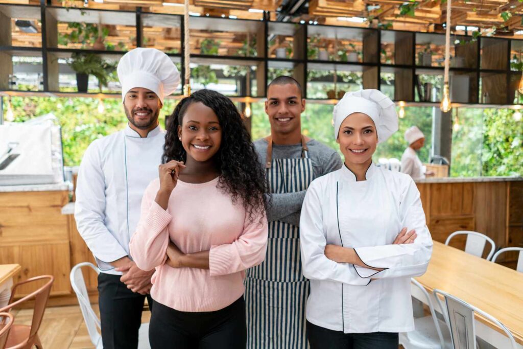 TRABAJA EN RESTAURANTES: Cadena de restaurantes abre vacantes de trabajos / POSTULA YA